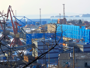 «Торговый порт Посьет» ввел в эксплуатацию комплекс пылеветрозащитных экранов