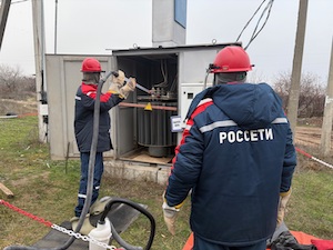 «Волгоградэнерго» освоило технологию работ под напряжением