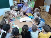 Новосибирская ГЭС подарила книги слабовидящим детям