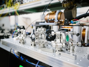 Впервые в России создан компактный интегральный источник квантового «сжатого» состояния света