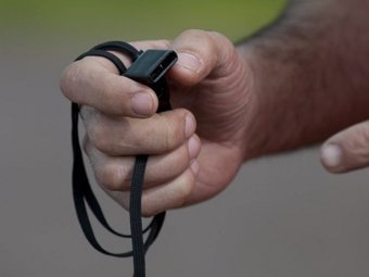 Футболист затолкал свисток арбитру в…