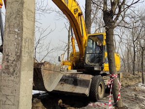 «ДРСК» прокладывает резервную кабельную ЛЭП в Первомайском районе Владивостока с опережением графика