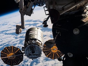 Авиакомпании получат доступ к услугам связи в полетах