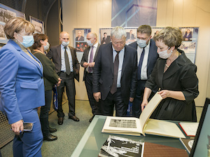 В Сургуте открылась выставка, посвященная  50-летнему юбилею Сургутской ГРЭС-1