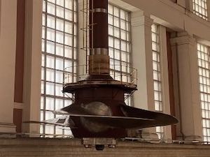 На Рыбинской ГЭС установили новое рабочее колесо в шахту гидроагрегата