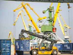 Учебно-курсовой комбинат «Восточного Порта» подготовил более 100 специалистов для контейнерного терминала