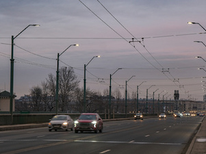 «Ленсвет» модернизировал систему наружного освещения Невского путепровода