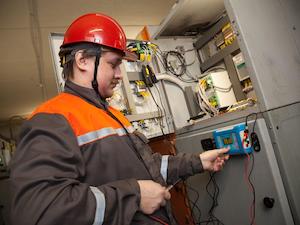 В Верх-Исетском районе Екатеринбурга Екатеринбургская теплосетевая компания модернизирована система электроснабжения насосной станции