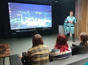 На АГХК встречают первых практикантов операционного блока