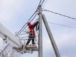 В Новосибирской области легализовано 97% самовольных подвесов на опорах ЛЭП