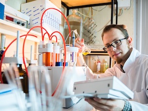 Российские ученые впервые получили компоненты биотоплива для судов