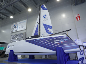 «Росатом» показал на выставке в Москве катамаран из композитных материалов собственного производства
