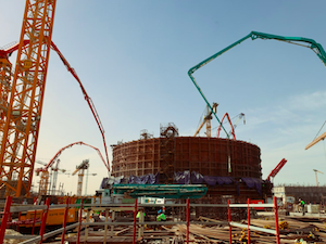 На стройплощадке АЭС «Эль-Дабаа» в Египте бетонируют защитную оболочку реактора