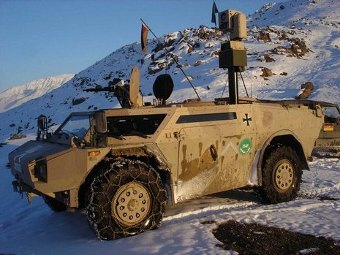 Германия получила первые автомобили управления огневой поддержкой