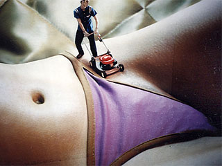 Американка попала в аварию из-за депиляции за рулем