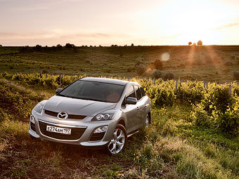 В Россию привезли кроссовер Mazda CX-7 с передним приводом