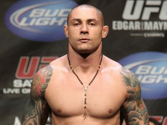 Боец смешанного стиля сдал на допинг-тест не человеческую мочу