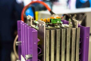 НИТУ «МИСиС» разработает технологию производства электролитов для суперконденсаторов «ТЭЭМП»