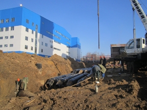 На стройплощадке нового энергоблока Алексинской ТЭЦ в Тульской области монтируют котлы-утилизаторы