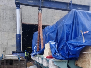 На ЛАЭС-2 доставлен первый дизель-генератор для резервной дизельной электростанции