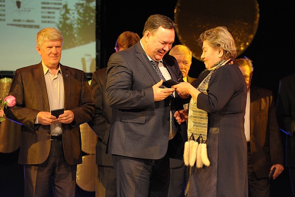 Белоярская АЭС потратила на поддержку своих ветеранов почти 7 миллионов рублей