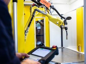 «Газпром нефть» и FANUC займутся роботизацией промышленных объектов нефтегазовой индустрии