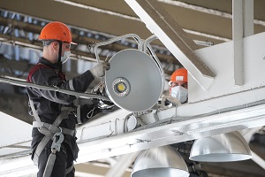 В машзале третьего энергоблока Белоярской АЭС заменили 1000 ртутных ламп
