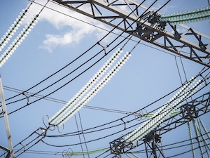 «ФСК ЕЭС» установит более 10 тысяч изоляторов на магистральных ЛЭП Северо-Запада