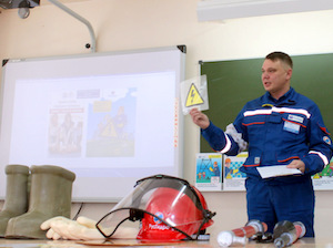 Гидроэнергетики-волонтеры Саратовской ГЭС реализуют просветительский проект «Ты-03!»