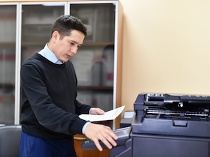 «Газпром добыча Надым» снижает объем используемой на предприятии бумаги