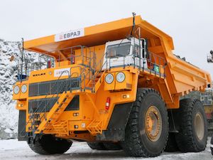 В карьере ЕВРАЗ КГОК вышли на линию три новых 240-тонных самосвала
