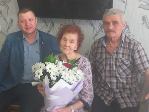 Коршуновский ГОК поздравил со 100-летием ветерана предприятия