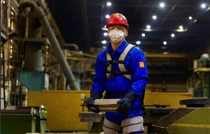 ПНТЗ тестирует экзоскелеты для защиты сотрудников от высоких нагрузок