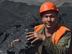 «Якутуголь» обеспечил нуждающихся бесплатным углем для отопления