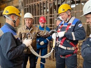 Ремонтный и оперативный персонал Новосибирской ГЭС осваивает навыки работ на высоте и в замкнутых пространствах