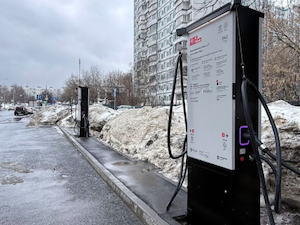 «Росатом» запустил в Москве первые десять «быстрых» электрозарядных станций