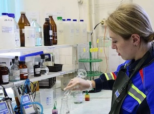 Барнаульские энергетики проверят теплосети с помощью красителя