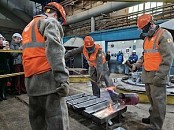 На Соликамском магниевом заводе изготовили юбилейную партию магния вручную по технологии 1936 года