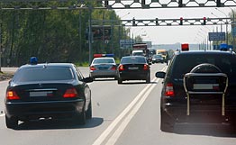 Как чиновники поддерживают российский автопром