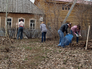 C территории Национальной деревни вывезено более 500 мешков мусора