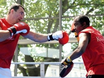 Тренер Кличко заподозрил Поветкина в уклонении от боя