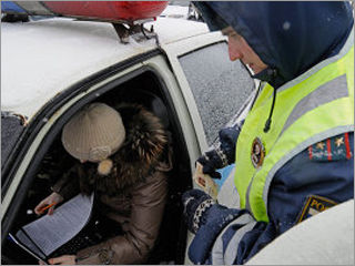 Штрафы за нарушения ПДД в двух столицах повысят с середины 2012 года