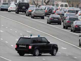 «Синие ведерки» просят президента разобраться с нарушением ПДД автомобилем Михалкова