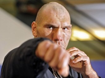 Валуев сыграет в футбол против Аршавина