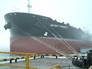 «ЛУКОЙЛ-Бункер» осуществил бункеровку первого танкера на морском терминале БТС-2 в Усть-Луге