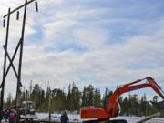 На берегу Белого моря началась плановая замена опор