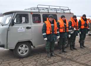 «Вологдаэнерго» направляет в зону паводка в Великом Устюге бригадные автомобили с резервными источниками электроснабжения