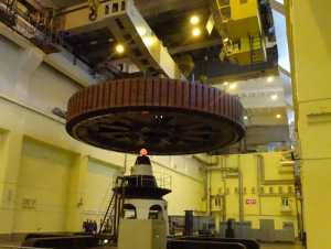 На модернизируемый гидроагрегат №4 Новосибирской ГЭС установили ротор