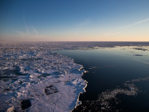 «Первая горнорудная компания» предлагает использовать буксируемые баржи при освоении месторождений в Арктике