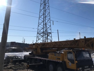 «Якутскэнерго» перенесли 35-метровую опору ЛЭП «Якутская ГРЭС – Табага» на новый фундамент